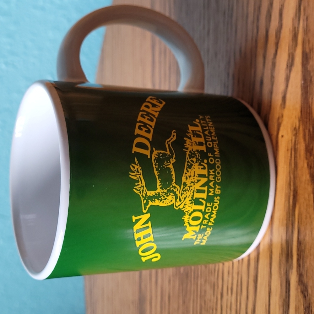 John Deere Coffee cup Moline IL microwave and dishwasher safe Excellent